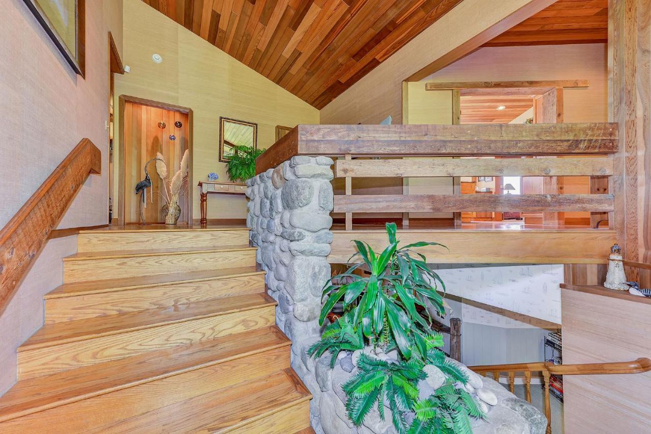 Oceanside Lodge Saanich Inlet North Saanich 外观 照片