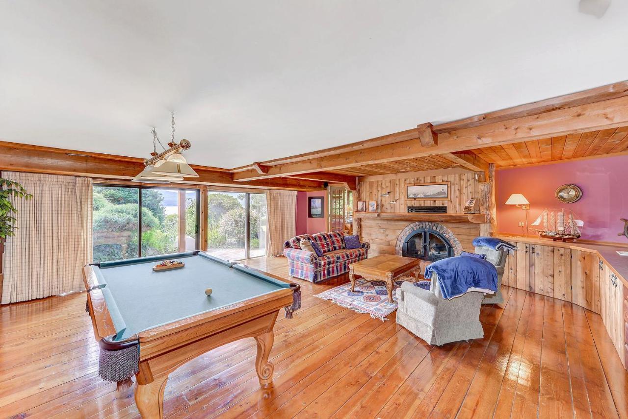 Oceanside Lodge Saanich Inlet North Saanich 外观 照片