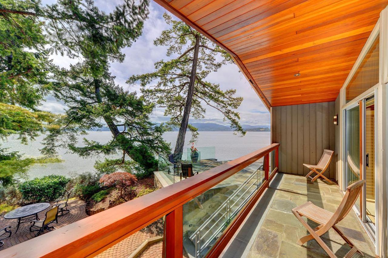 Oceanside Lodge Saanich Inlet North Saanich 外观 照片