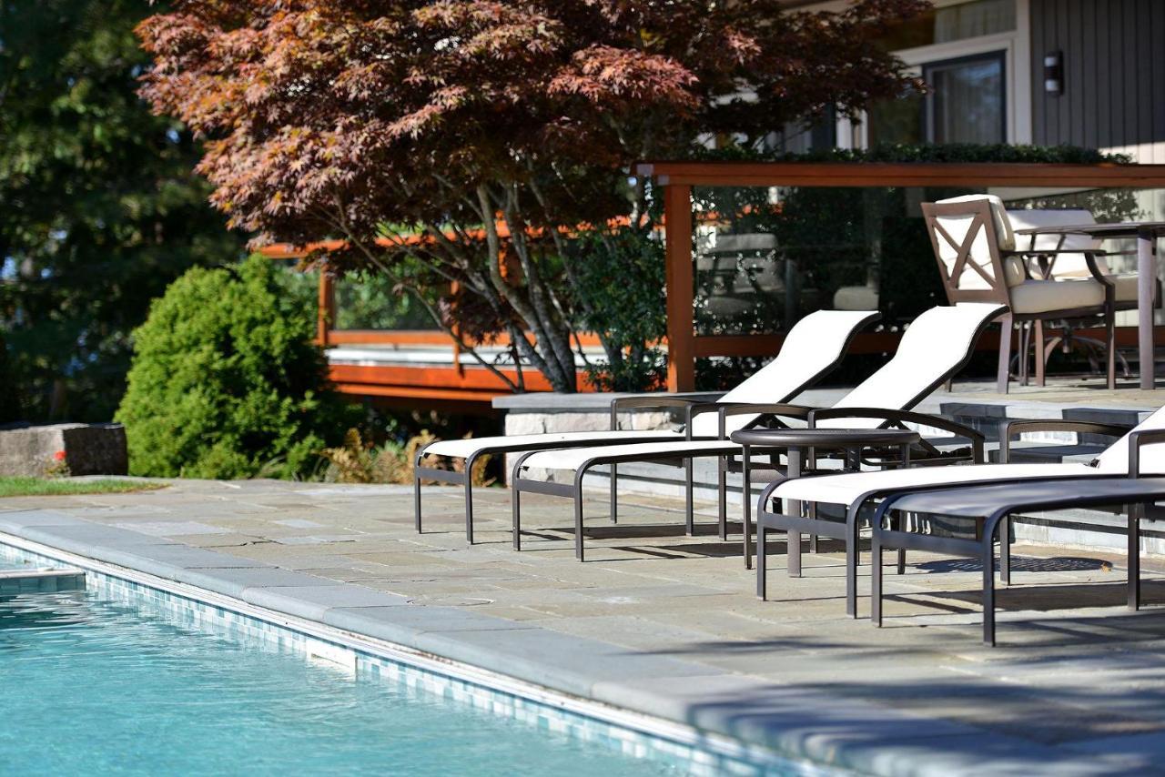 Oceanside Lodge Saanich Inlet North Saanich 外观 照片