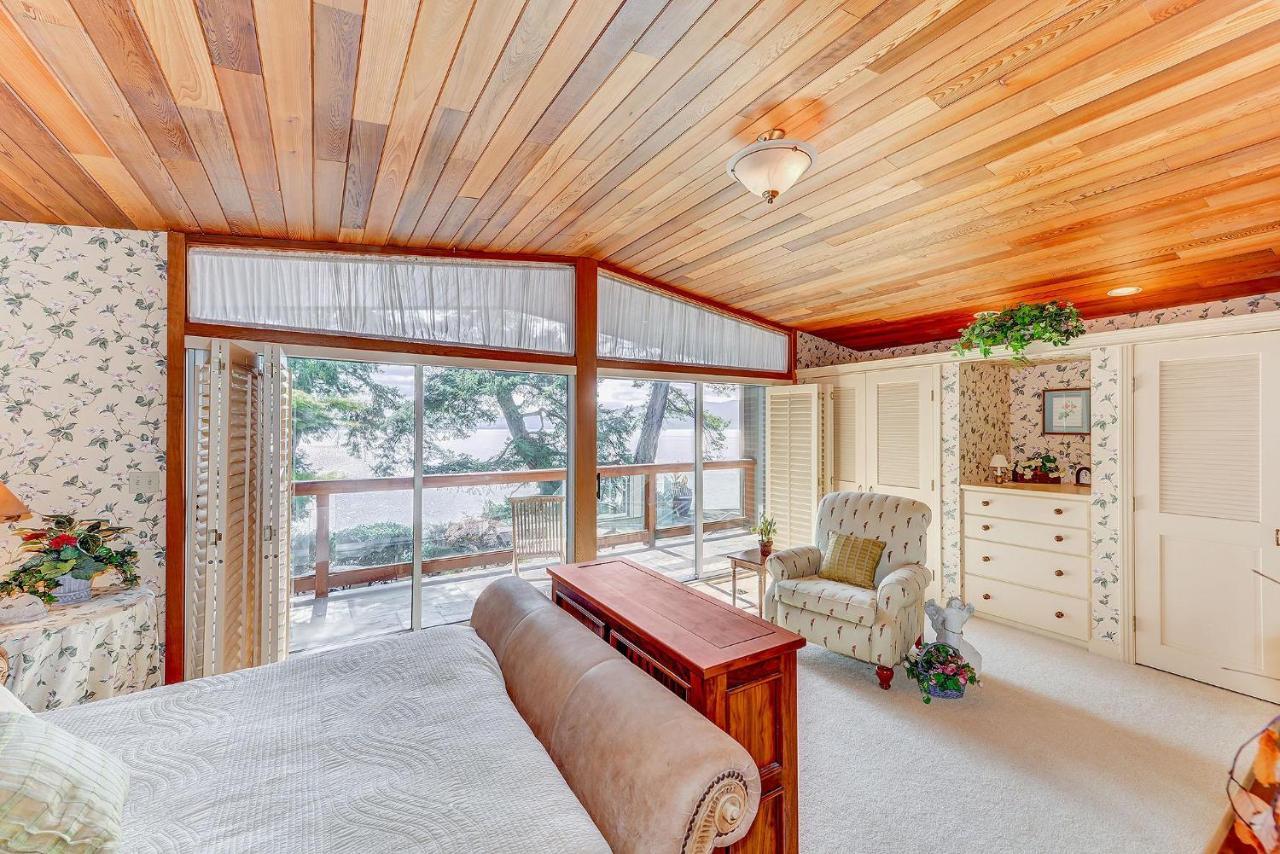 Oceanside Lodge Saanich Inlet North Saanich 外观 照片