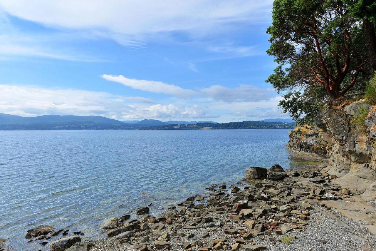 Oceanside Lodge Saanich Inlet North Saanich 外观 照片