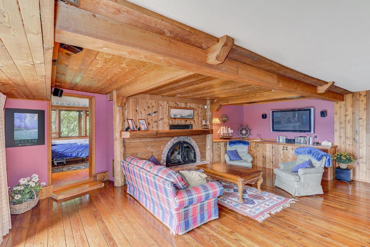 Oceanside Lodge Saanich Inlet North Saanich 外观 照片