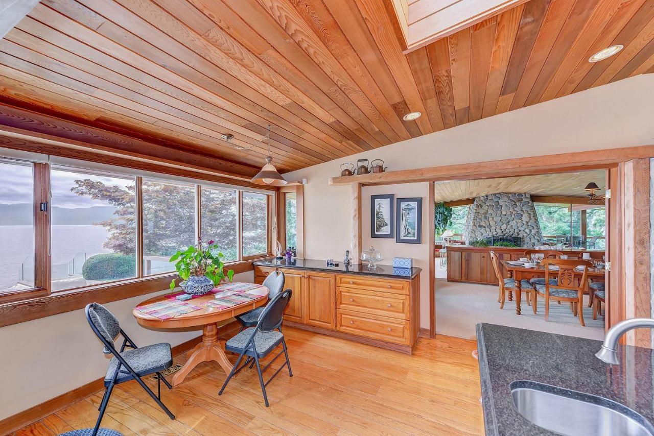 Oceanside Lodge Saanich Inlet North Saanich 外观 照片